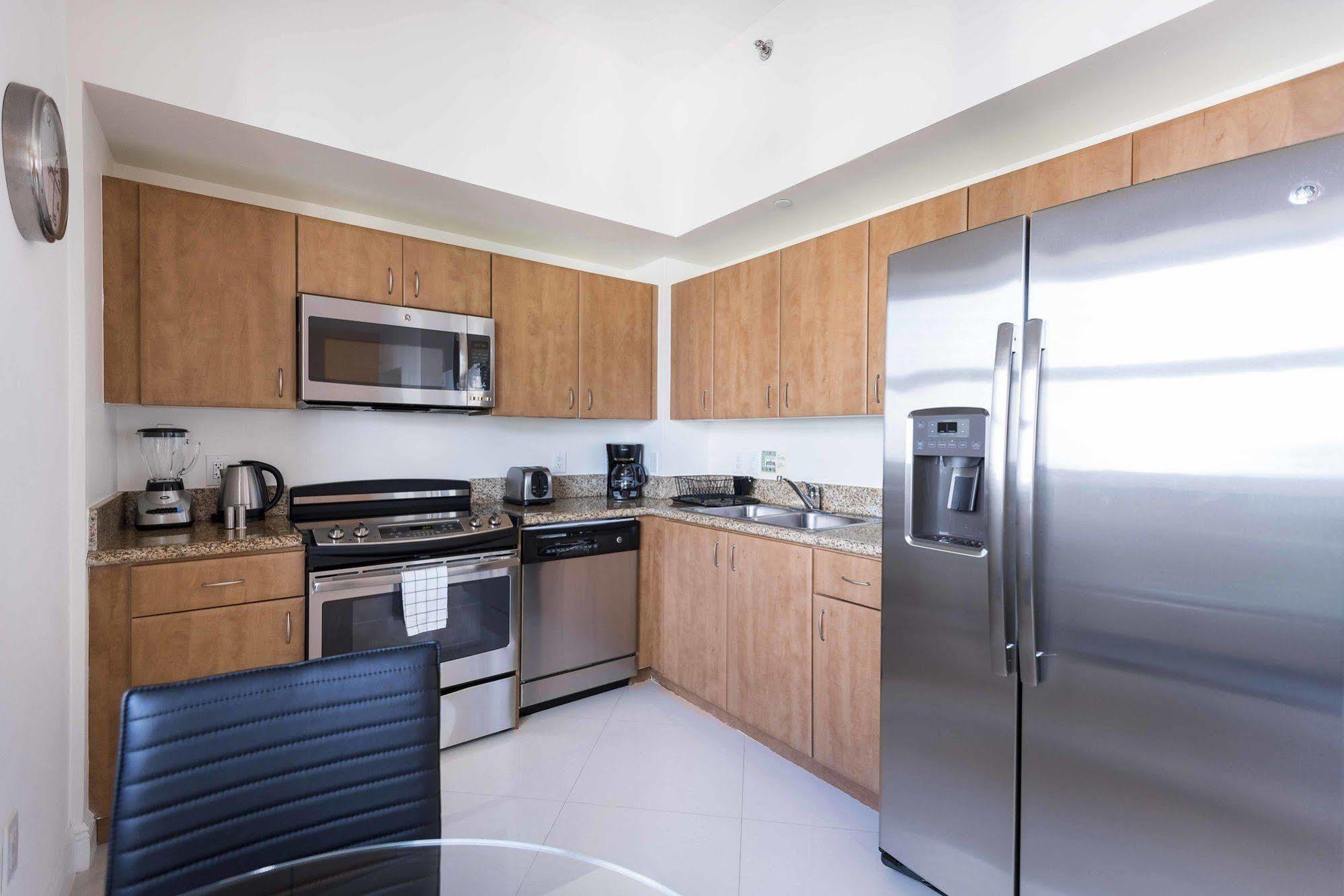 Dharma Home Suites Miami At Brickell Exterior foto