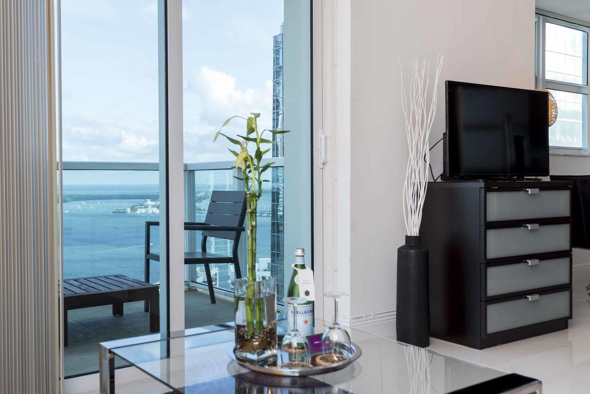 Dharma Home Suites Miami At Brickell Exterior foto